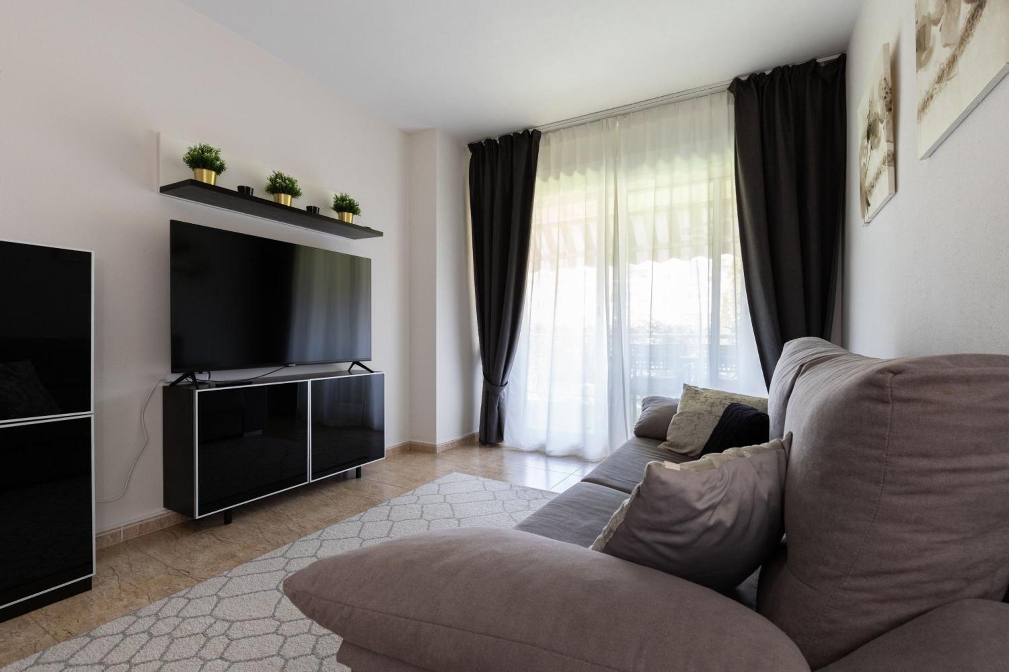 Haven:2br+2bth+wf+pool Cambrils