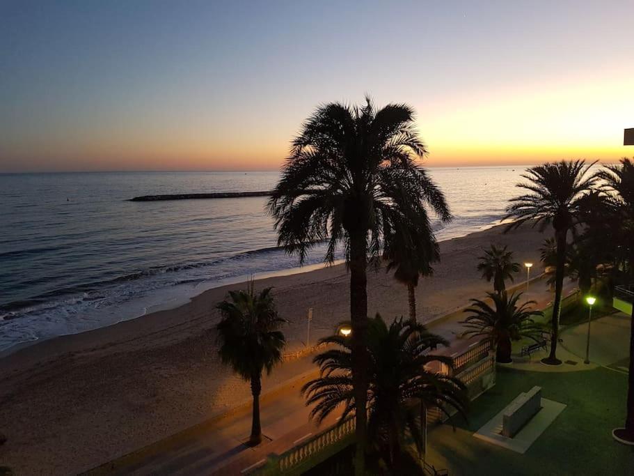 Frente Al Mar Con Wifi Y Parking. Apartment *