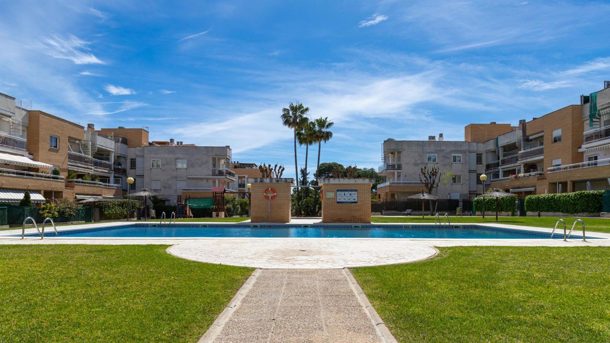Haven:2br+2bth+wf+pool