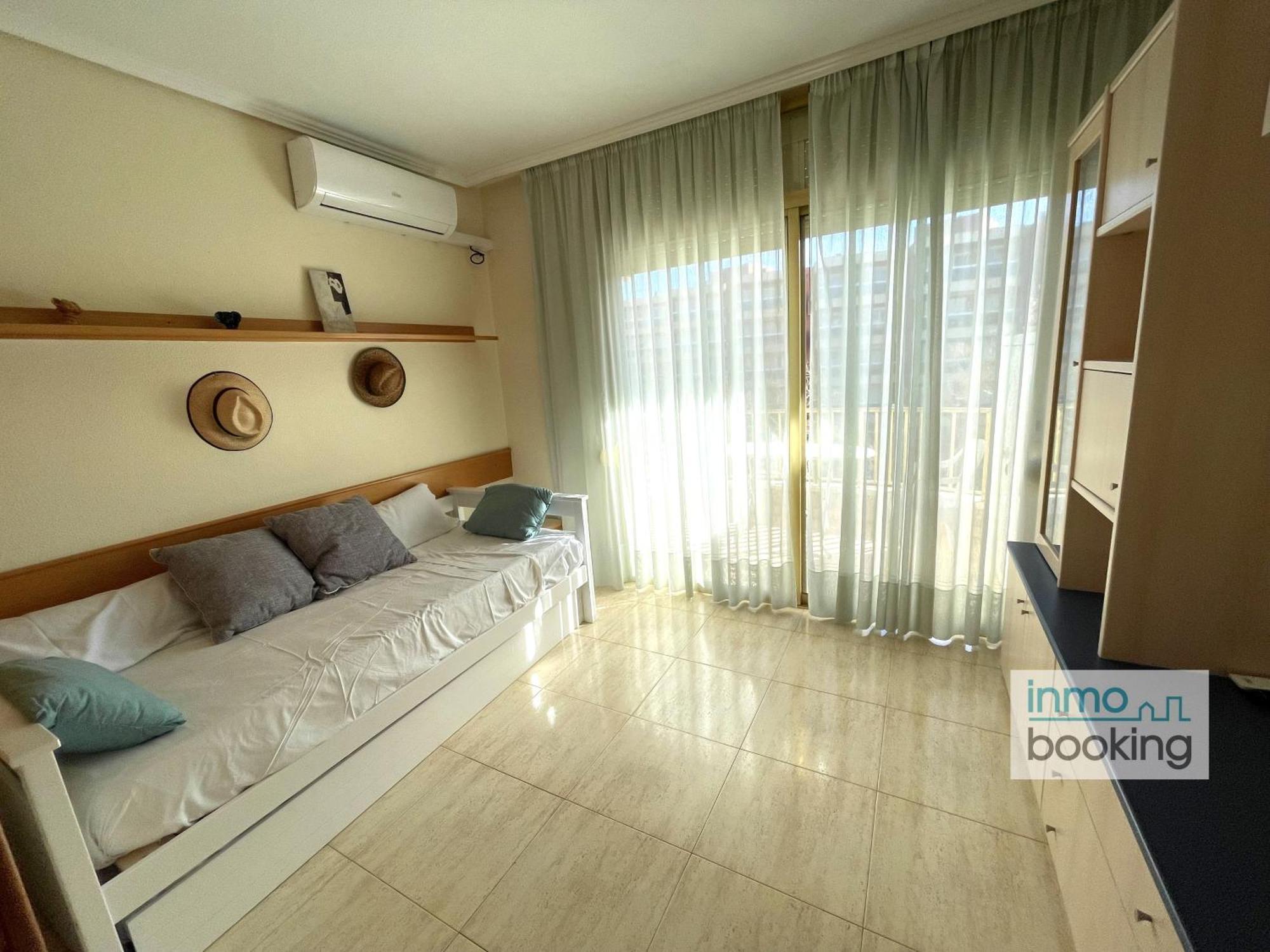 Sun Beach Internacional Apartment *