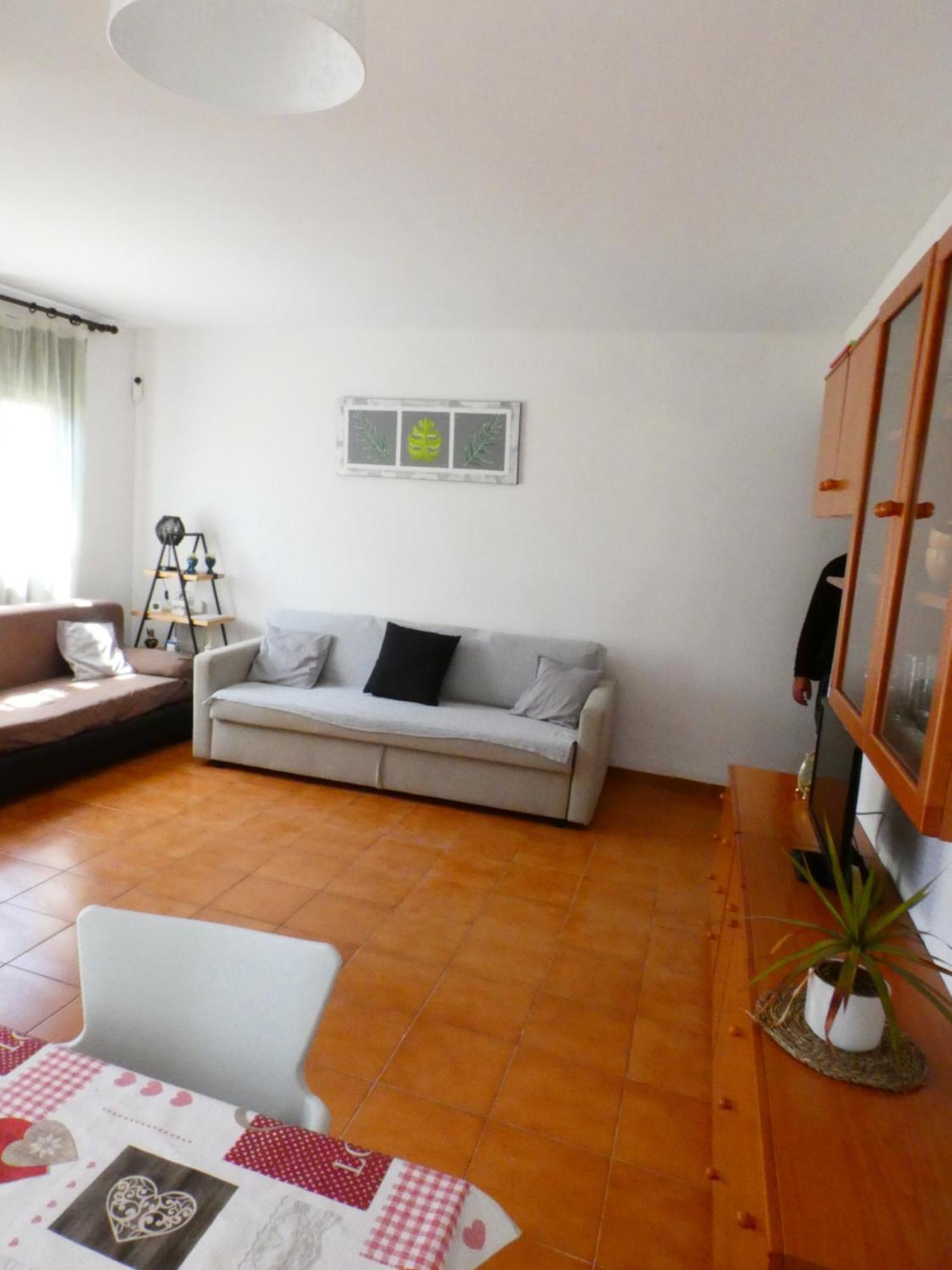Tiebas, Apartment *