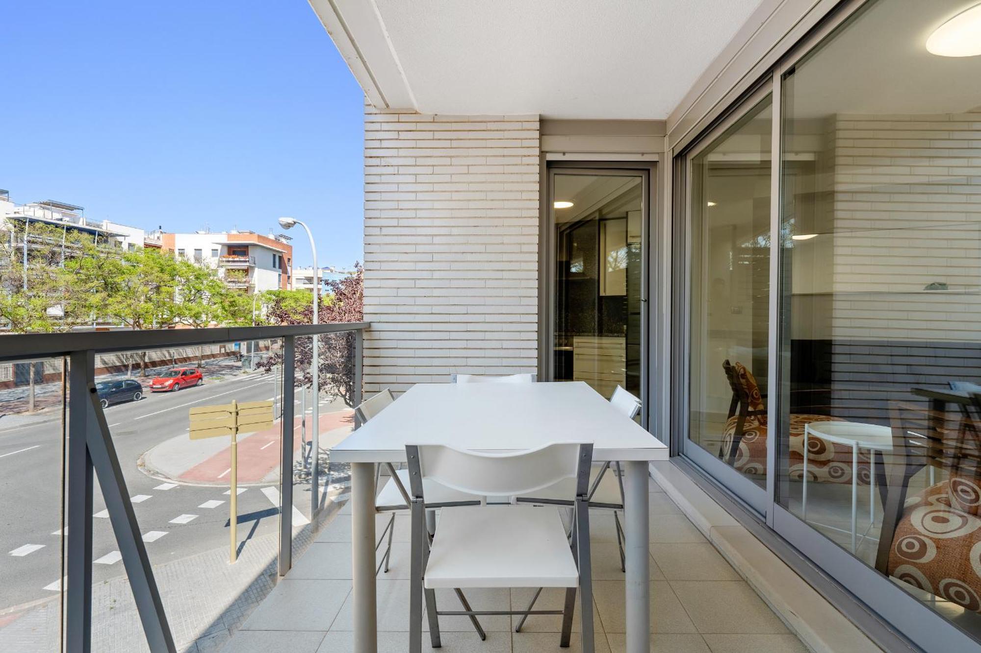 Hauzify I Mestral Apartment