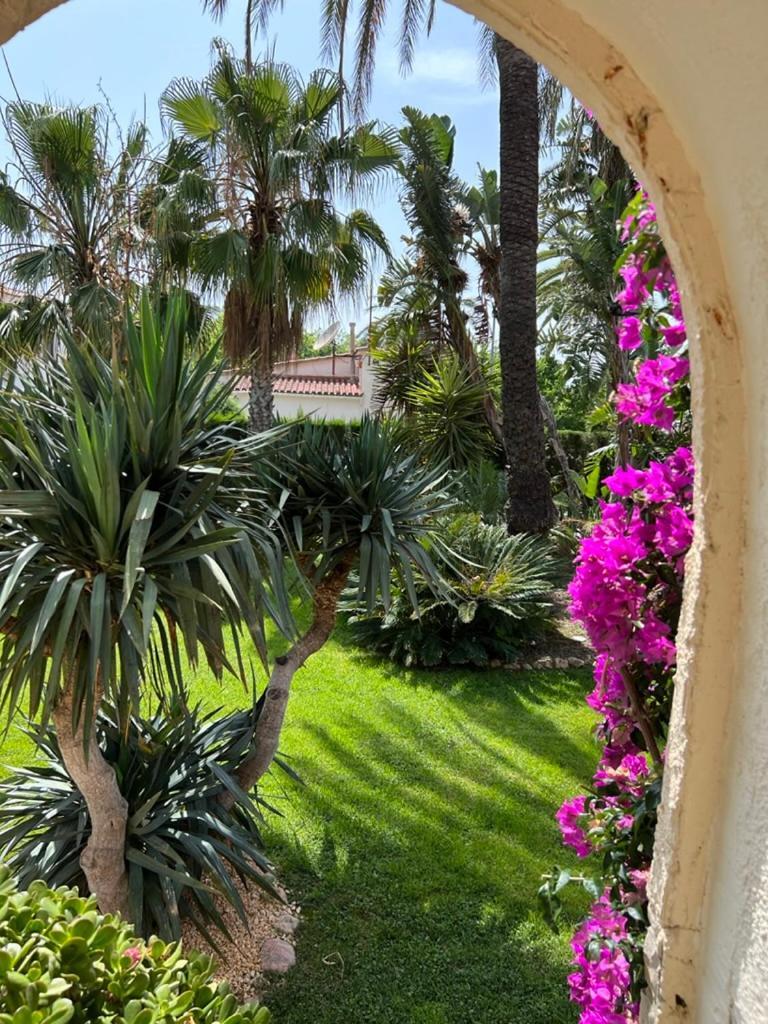 Ines**** * Cambrils