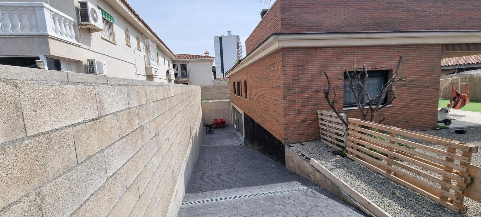 Loft Con 2 Dormitorios, Jacuzzi Y Garage * Cambrils