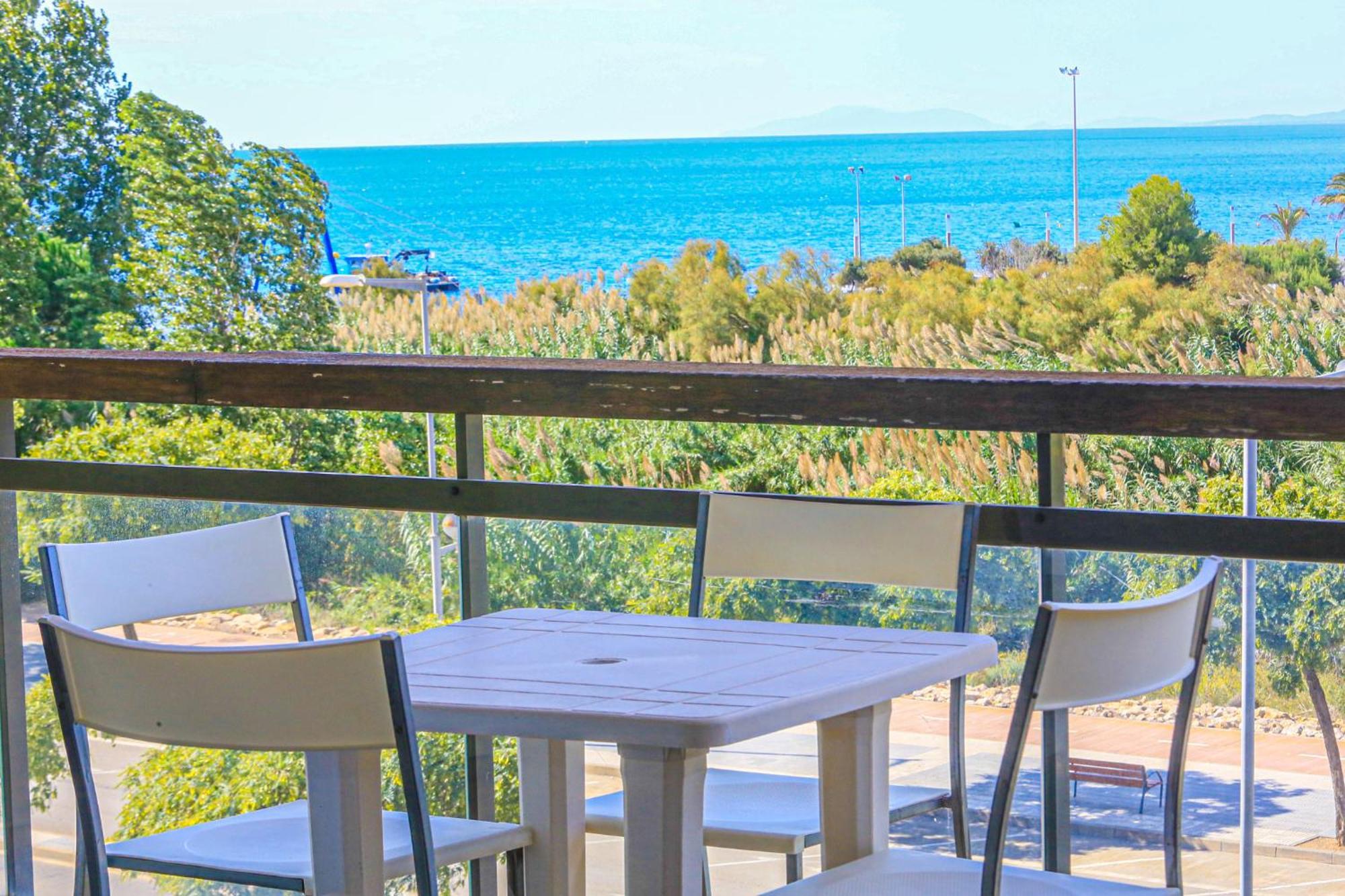Ciutadella Atico - Only Families Apartment Cambrils