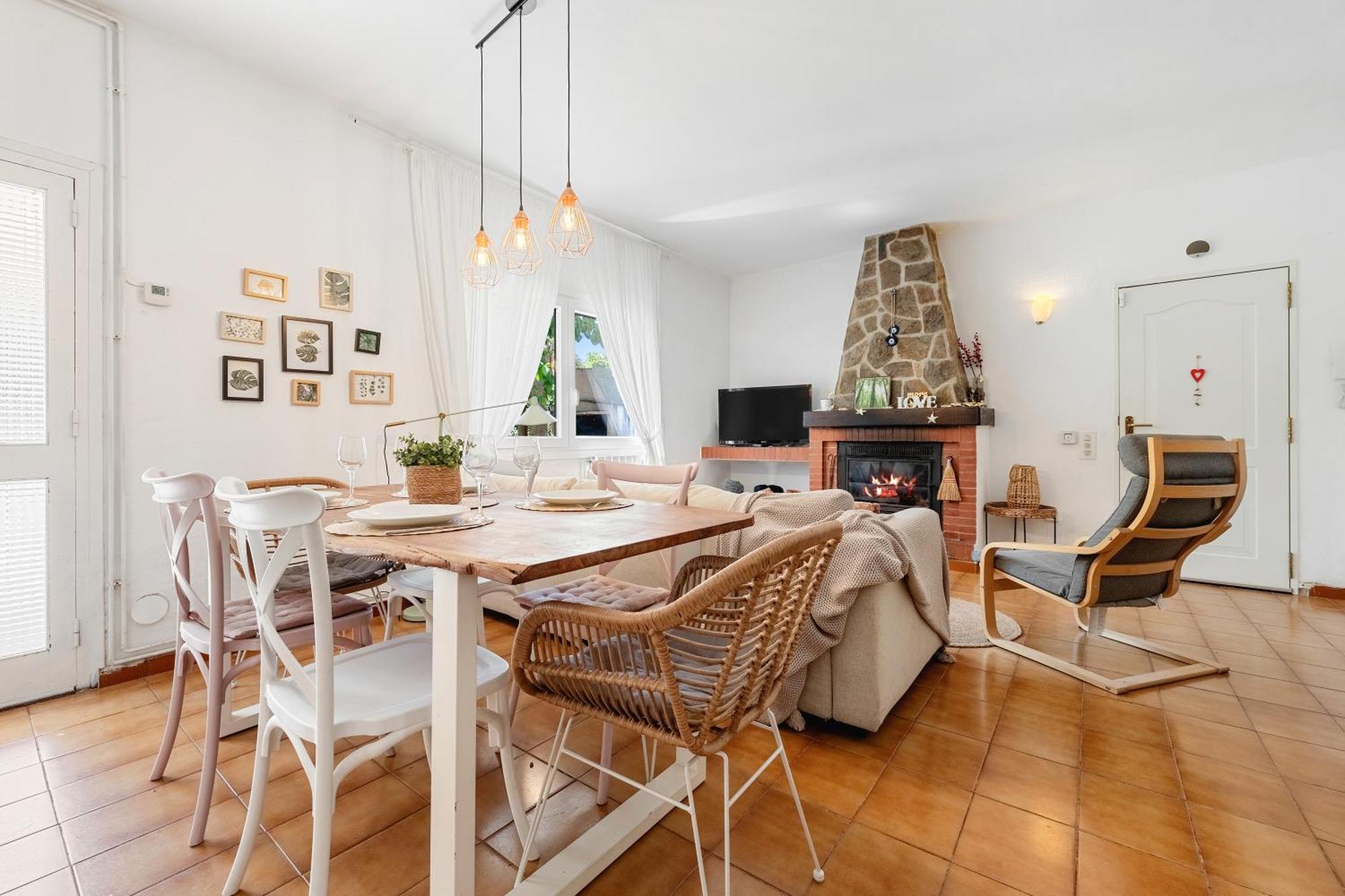 Сasa de vacaciones With Garden Next To The