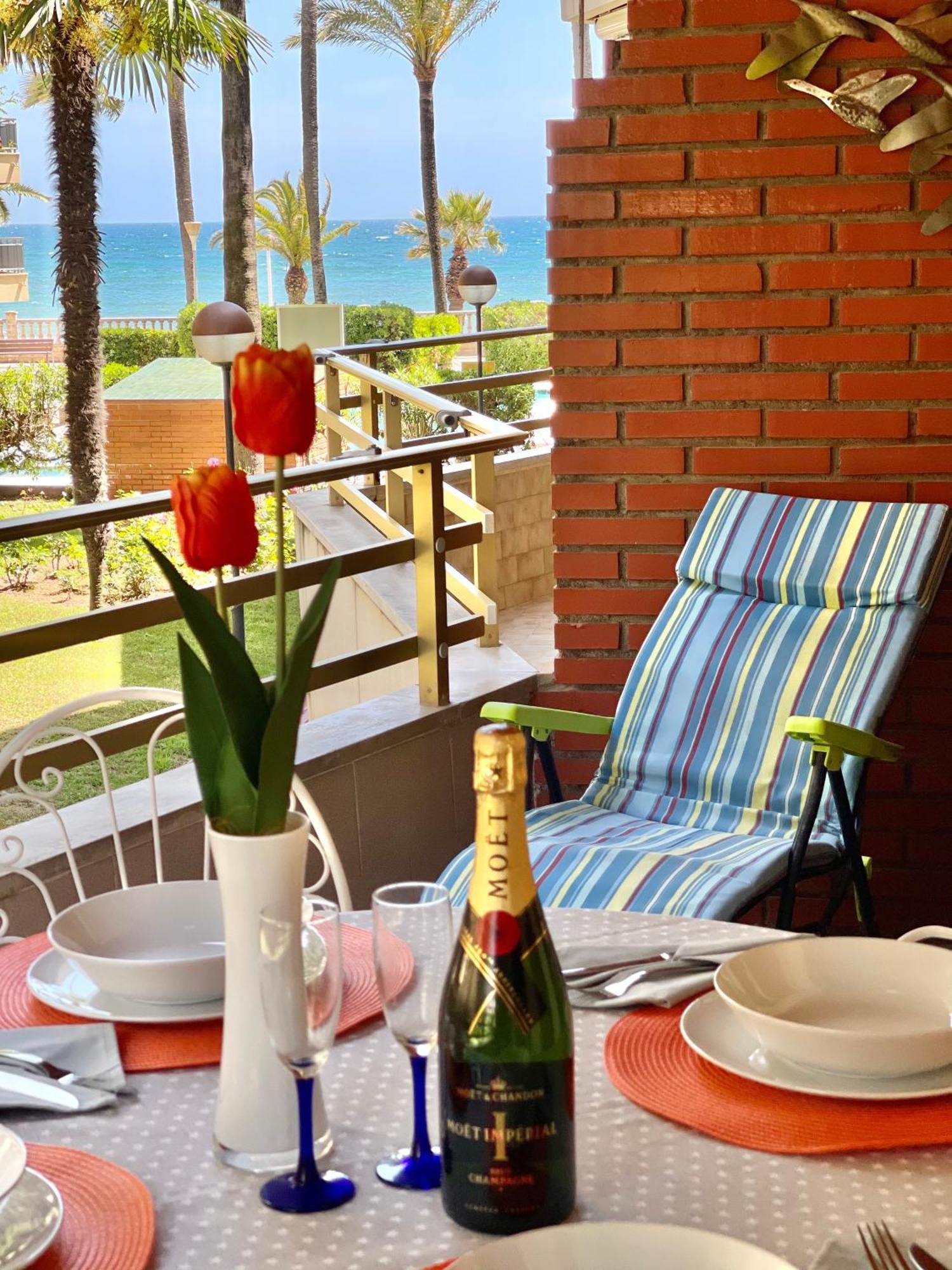 ApartBeach MARINA PLAYA Climatizado Piscina y Parking