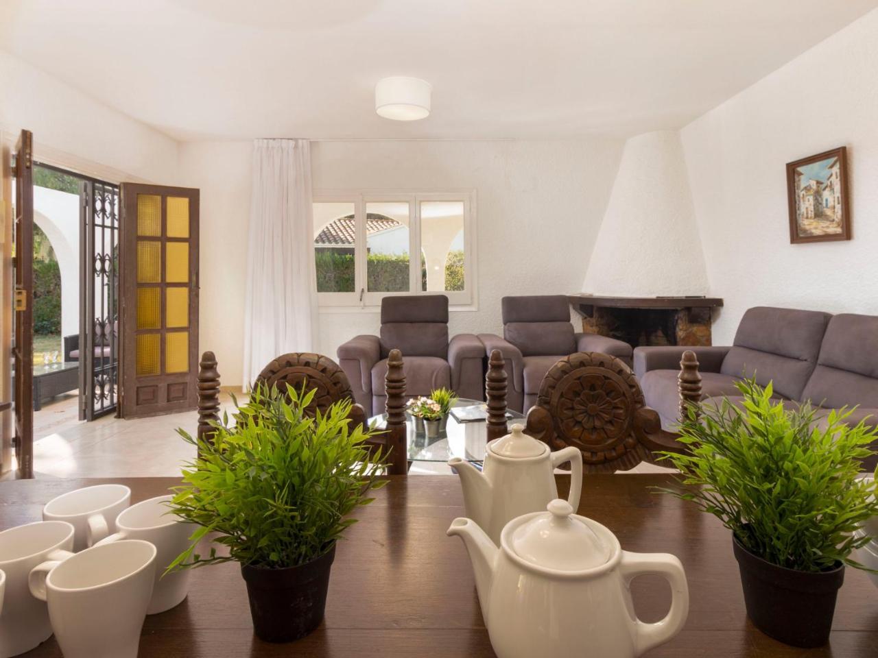 Yolemi By Interhome *