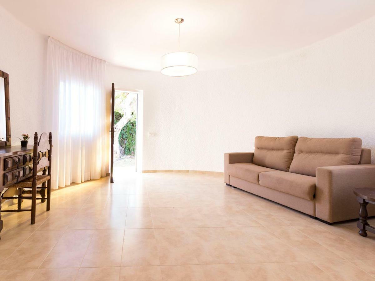 Yolemi By Interhome *