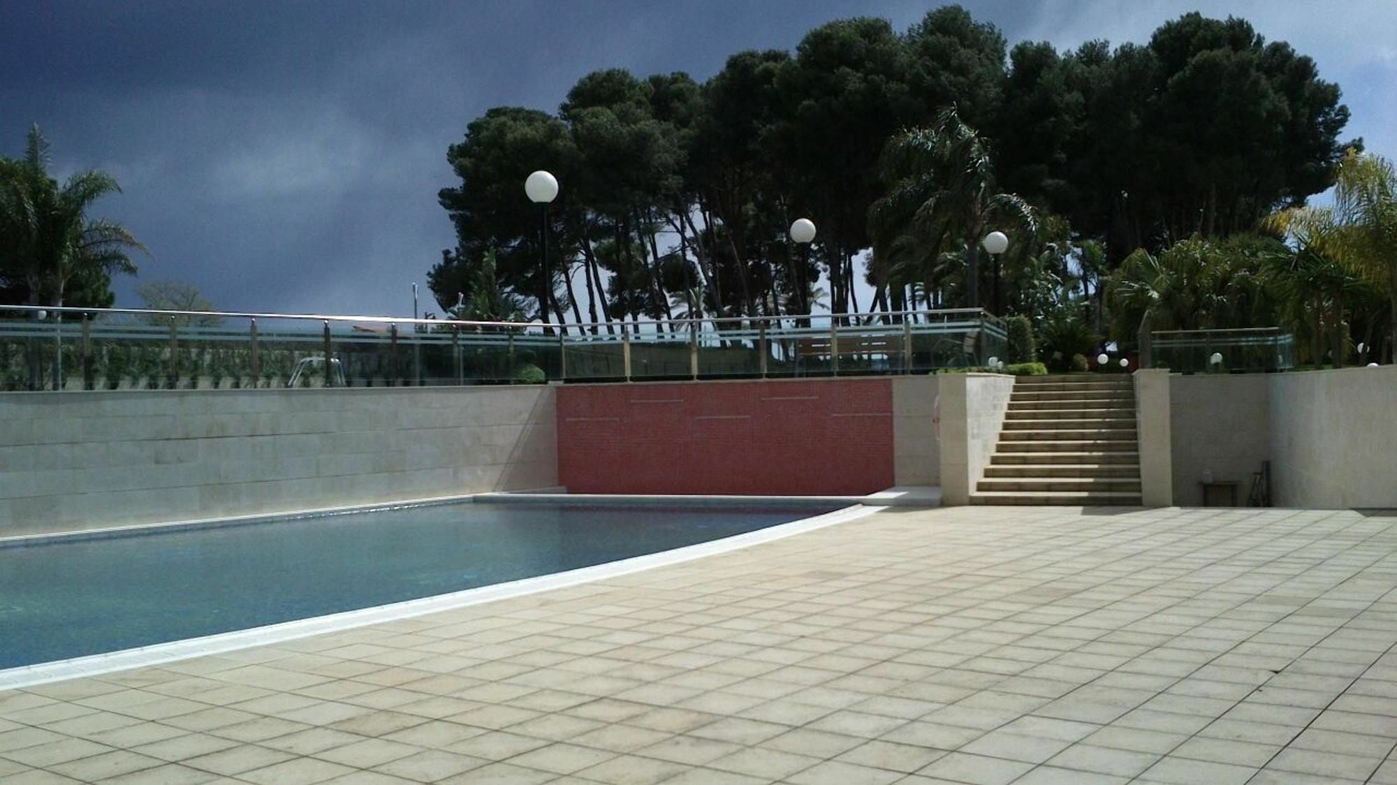 With 2 Bedrooms In Cambrils, With Pool Access And Terrace - Apartamento *