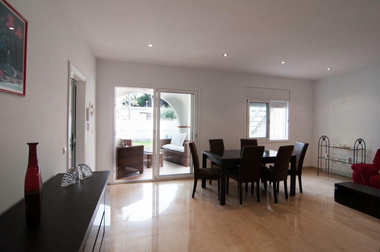 Casa 3 Dorm A Pie Del Mar Con Su Jardin Y Parking Сasa de vacaciones *