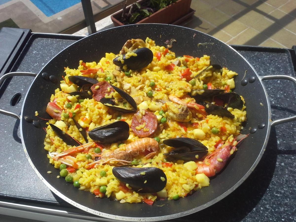 Apartment Vue: Beachfront Retreat With Pool And Access Cambrils