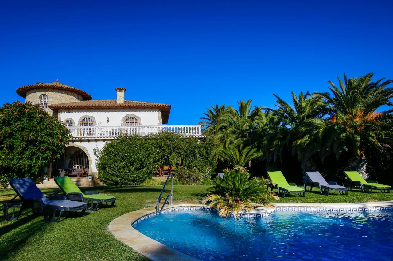 Nuba - Only For Families * Cambrils