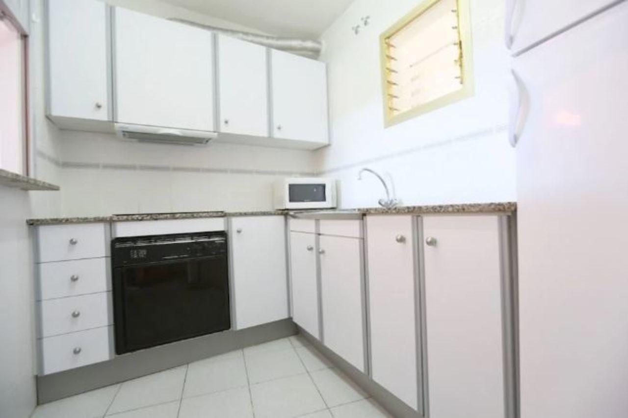 Vista A La Piscina 6 Personas En Apartamento
