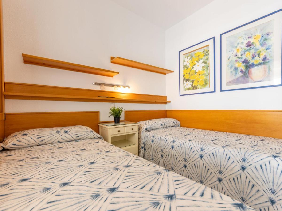 International-3 By Interhome
